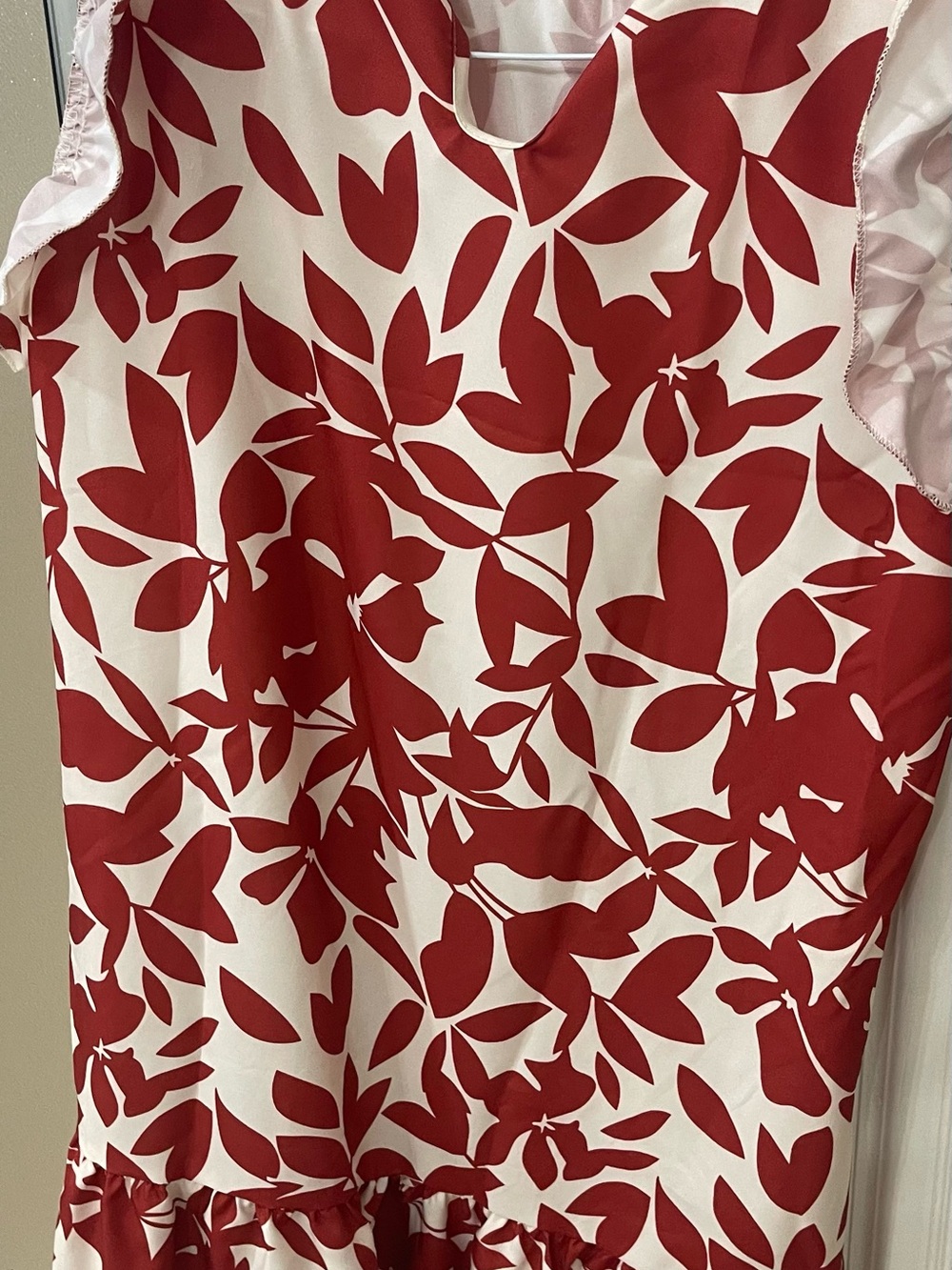 SHEIN Red and White Leaf Print Sleeveless Dress